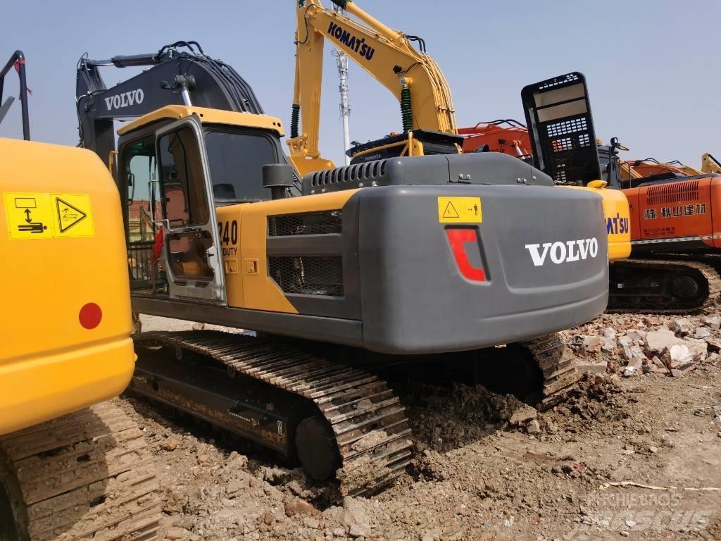 Volvo EC 240 Bageri gusjeničari