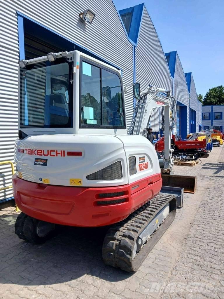 Takeuchi TB 240 DPF Mini bageri <7t