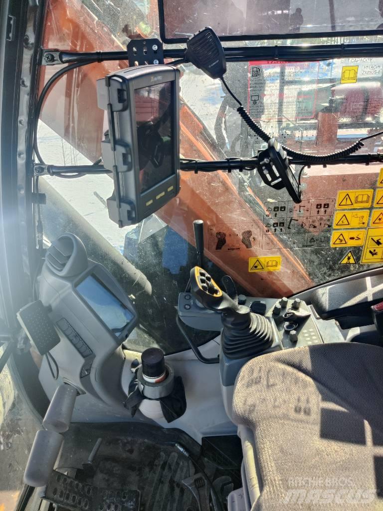 Hitachi ZX85US-6 Midi bageri 7t – 12t