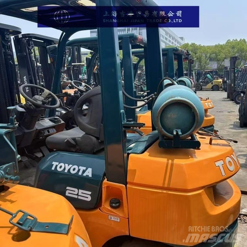 Toyota 25 Dizelski viličari