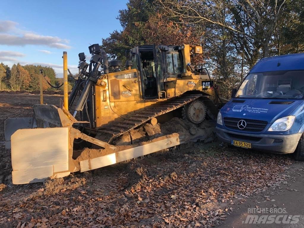 CAT D 6 T LGP Buldožeri gusjeničari