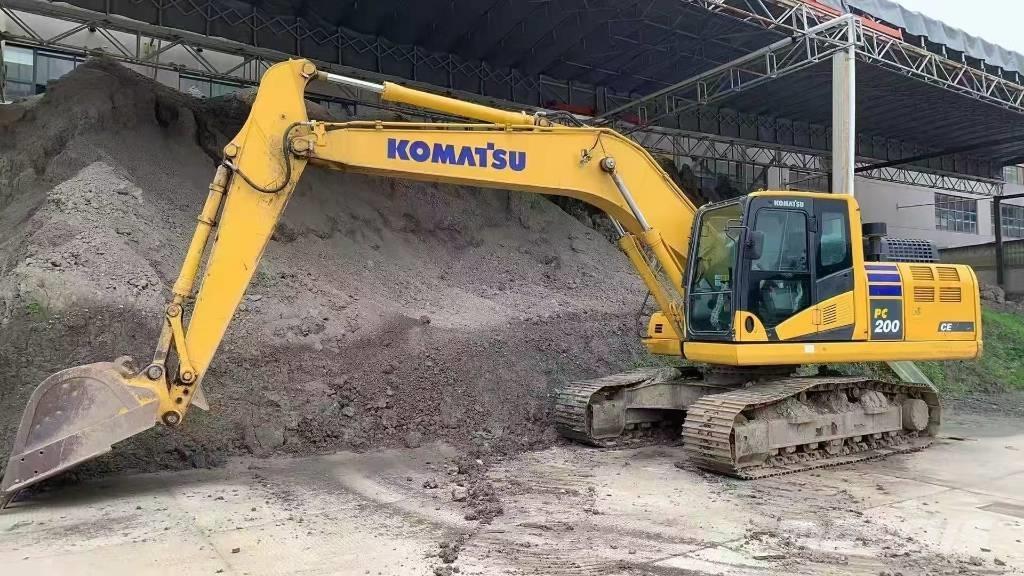 Komatsu PC 200-11 Bageri gusjeničari