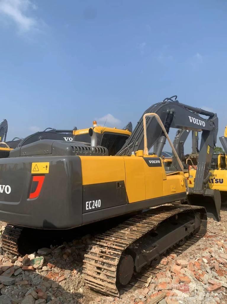 Volvo EC 240 Bageri gusjeničari