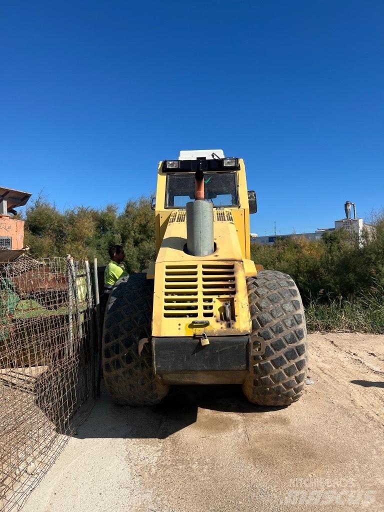 Bomag BW 211 D-3 Valjci sa jednim bubnjem