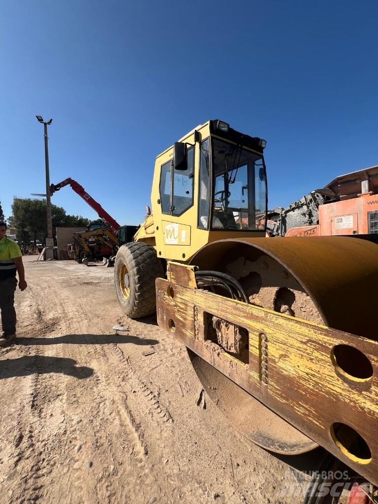 Bomag BW 211 D-3 Valjci sa jednim bubnjem