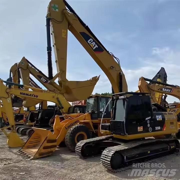 CAT CAT323D2L Midi bageri 7t – 12t