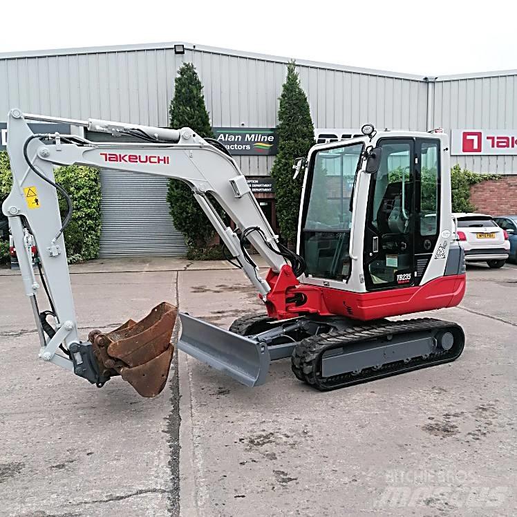 Takeuchi TB235 Mini bageri <7t