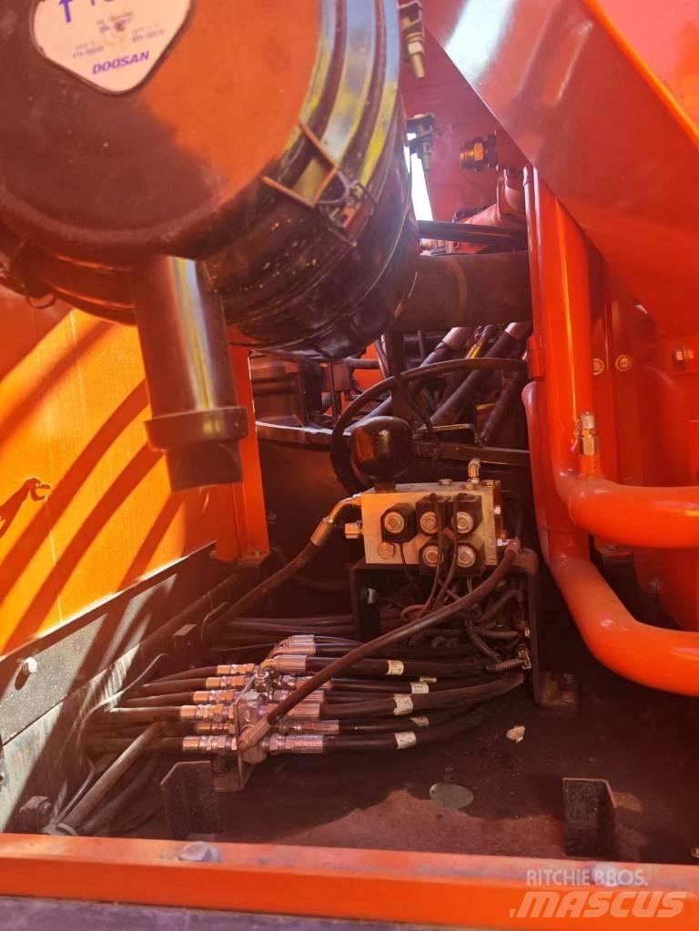 Doosan DX 300 Bageri gusjeničari