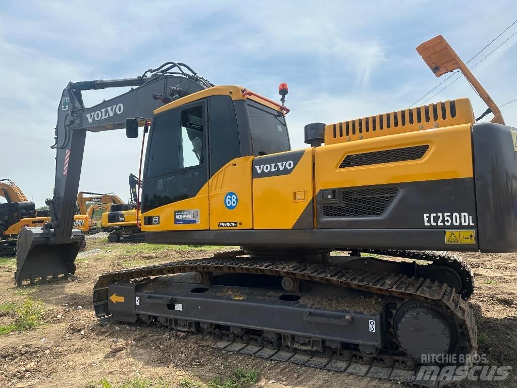 Volvo EC250D Bageri gusjeničari