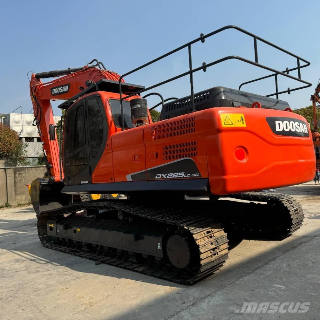 Doosan DX 225 LC Bageri gusjeničari