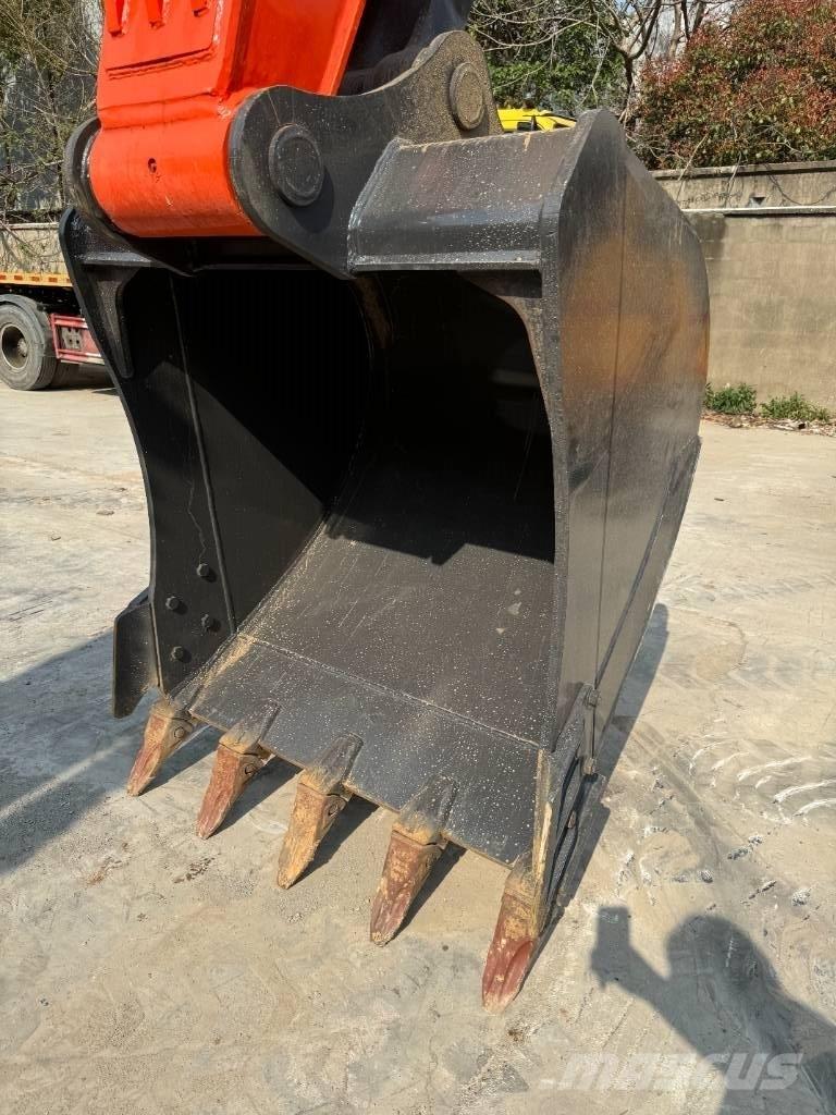 Doosan DX 225 LC Bageri gusjeničari