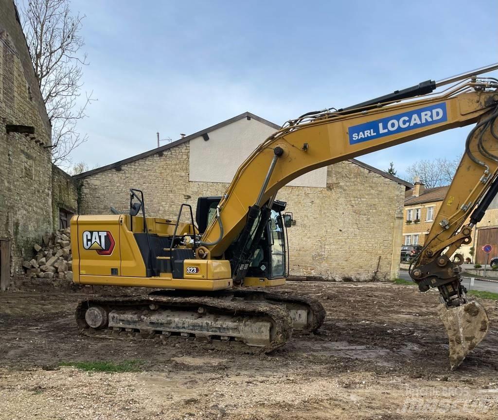 CAT 323 Bageri gusjeničari