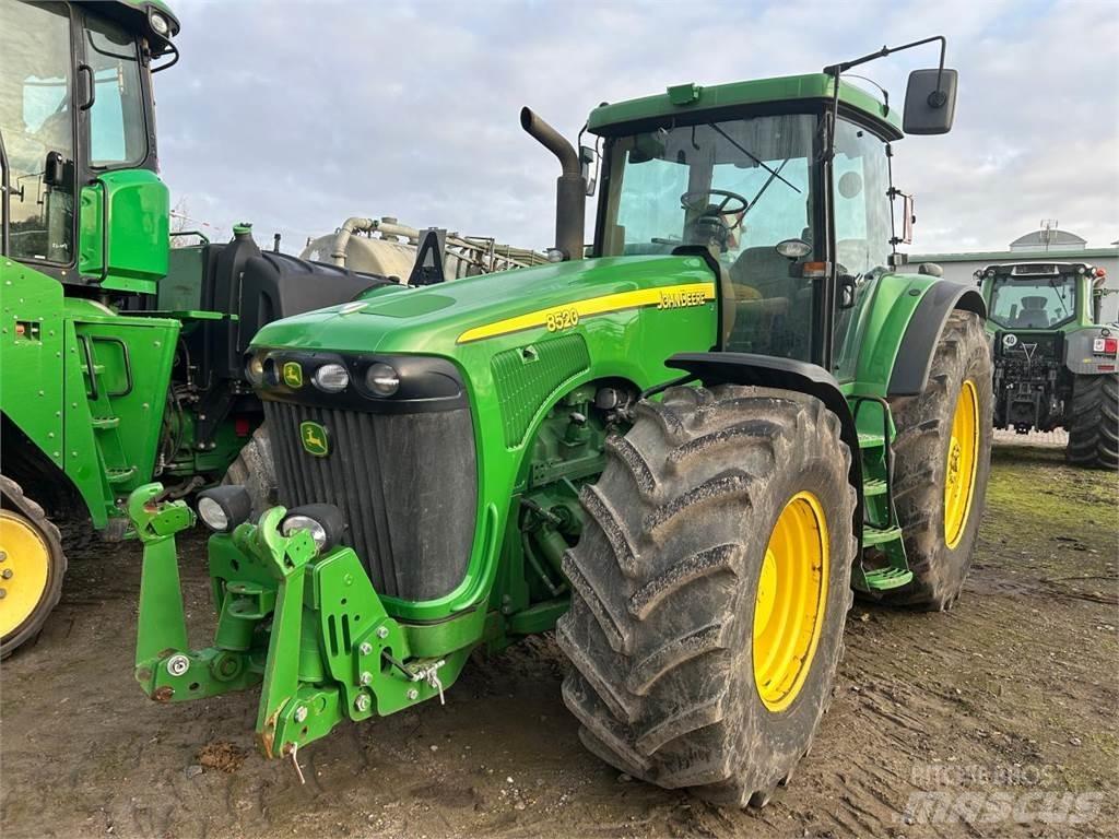 John Deere 8420 Traktori