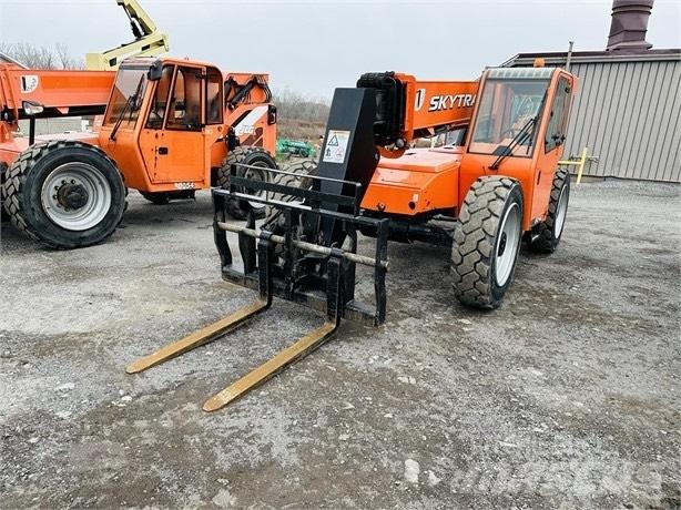 SkyTrak 8042 Teleskopski viličari