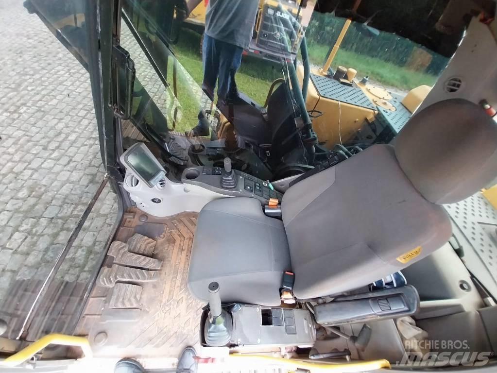 Volvo EC 220 DL Bageri gusjeničari