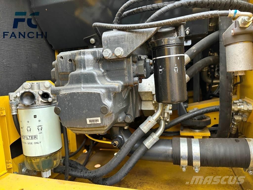 Komatsu PC 210-8 Bageri gusjeničari
