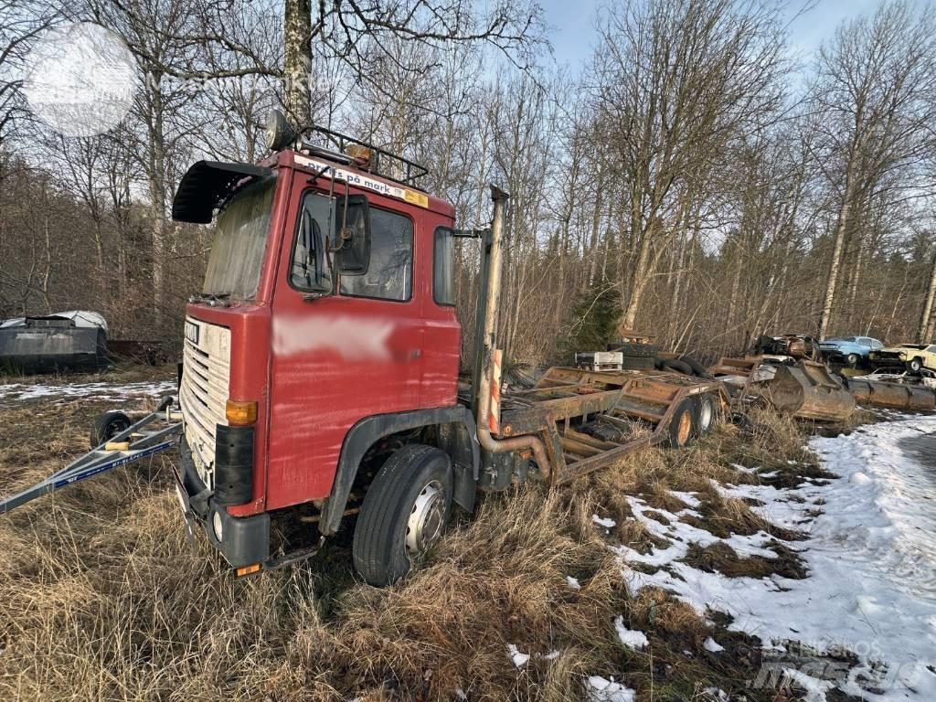 Scania T 141 Kamioni za prijevoz šumskih strojeva