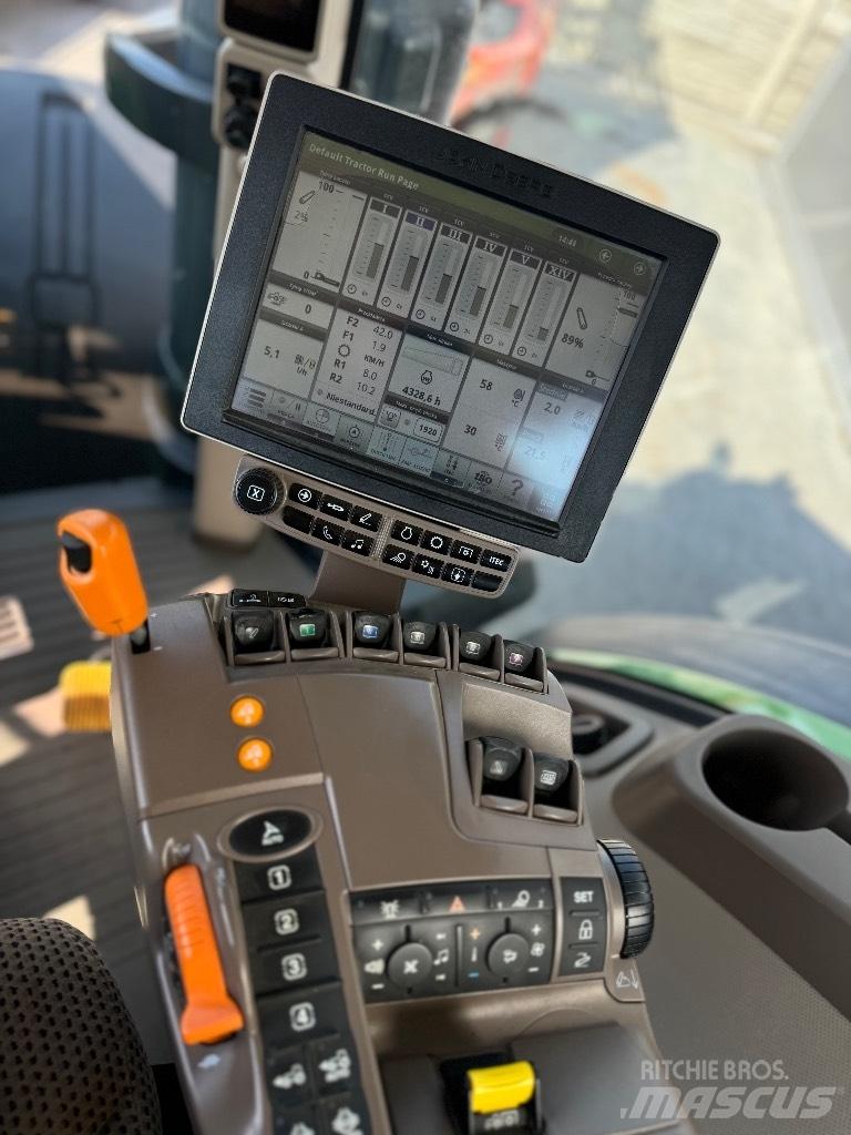 John Deere 8400 R Traktori