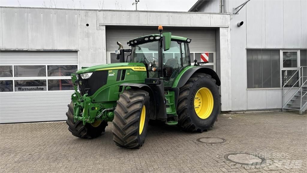 John Deere 6R215 Traktori