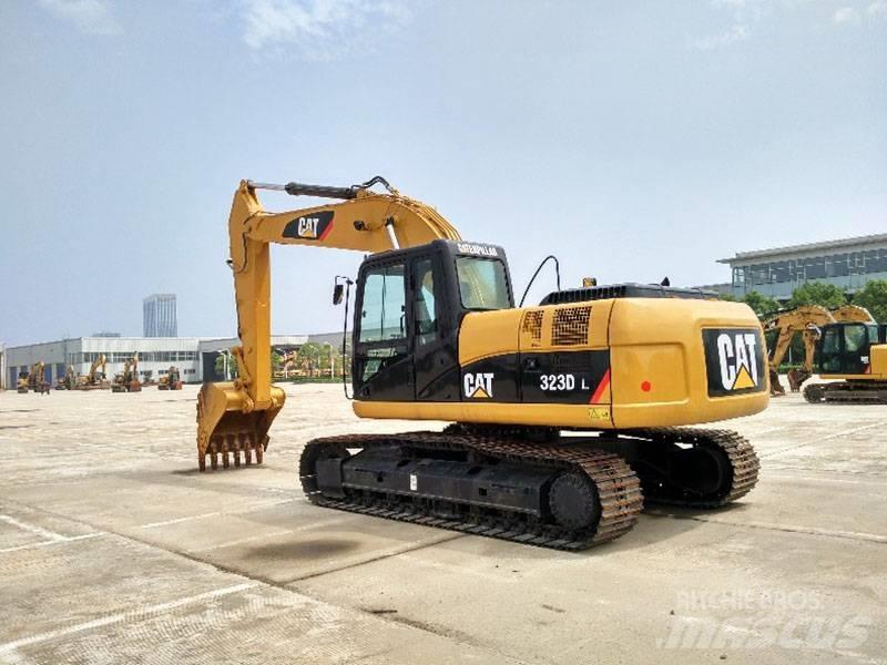 CAT 323 Bageri gusjeničari