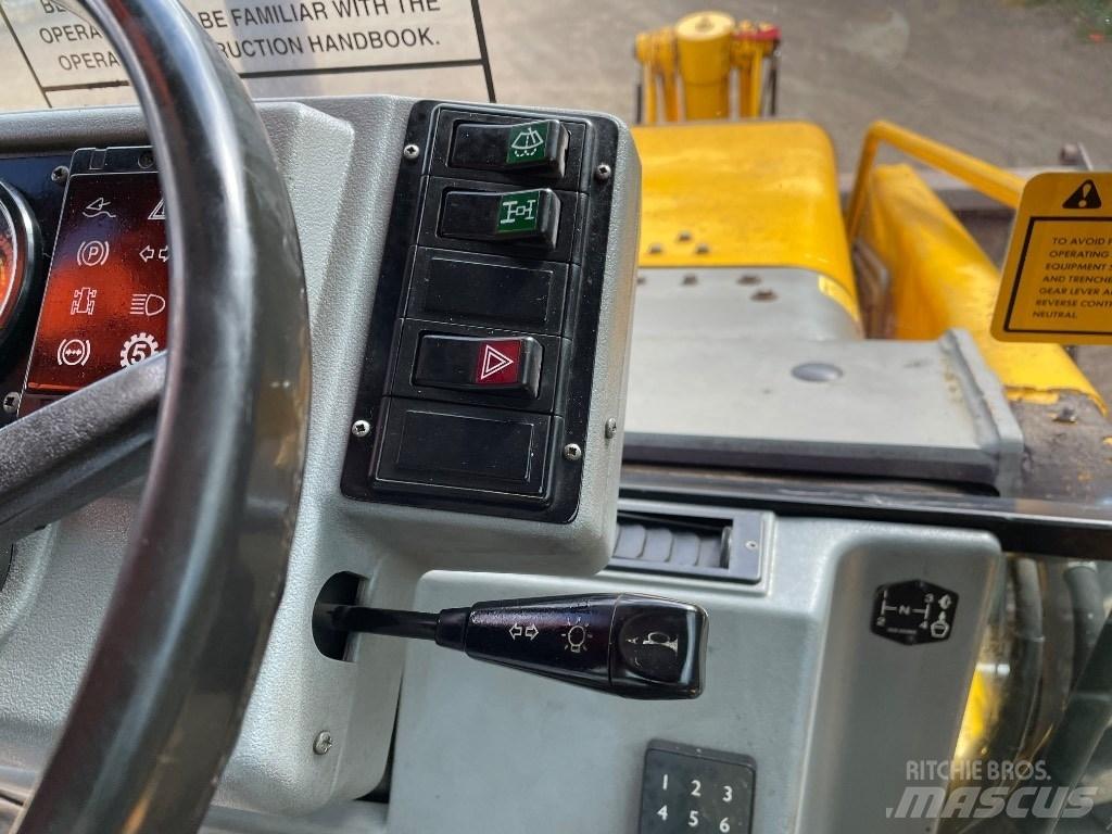 Massey Ferguson 750 Utovarni rovokopači
