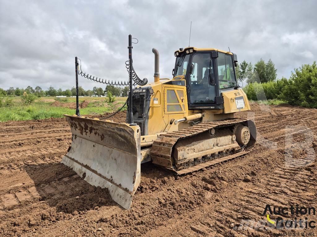 CAT D 6 K Buldožeri gusjeničari