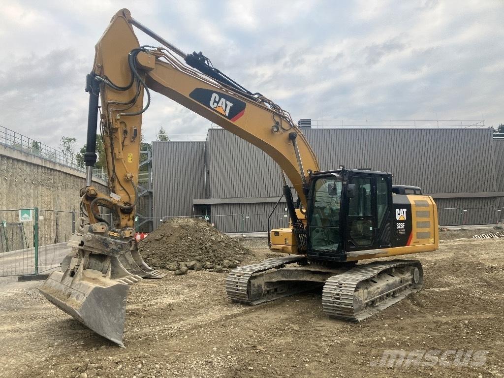 CAT 323 F L Bageri gusjeničari