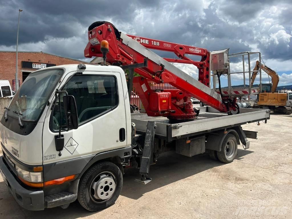 Mitsubishi Canter Rol kiper kamioni s kukama za dizanje