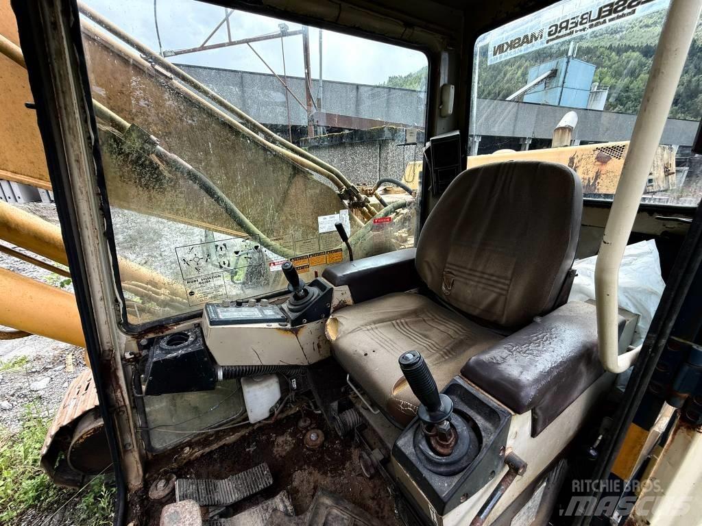 Komatsu PC 200-3 Bageri gusjeničari