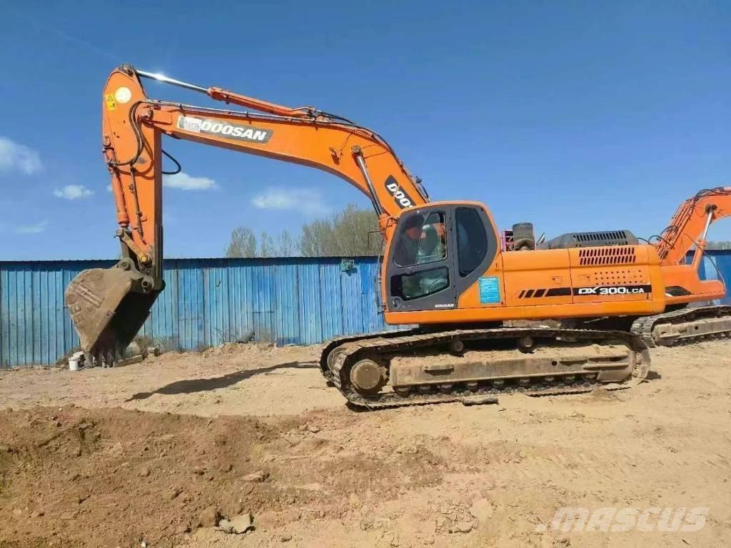 Doosan DX300LC-9 Bageri gusjeničari