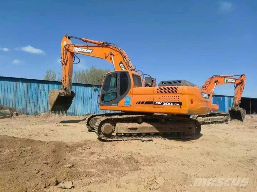 Doosan DX300LC-9 Bageri gusjeničari