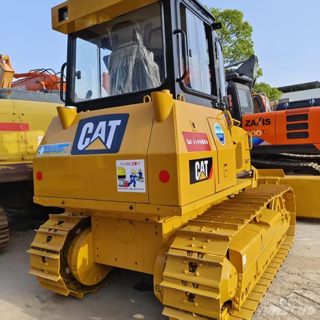 CAT D 5 K Buldožeri gusjeničari