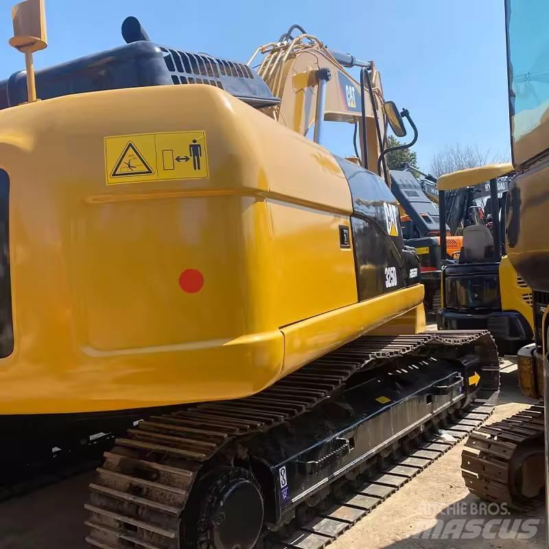 CAT 325 D Bageri gusjeničari
