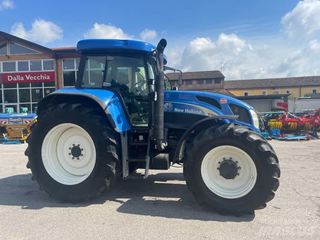 New Holland T 7550 Traktori