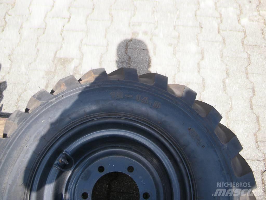 Kumho 12-16,5 Gume, kotači i naplatci