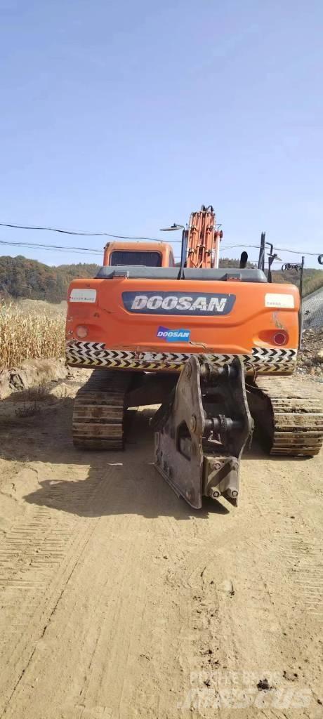Doosan DX 225LC Bageri gusjeničari