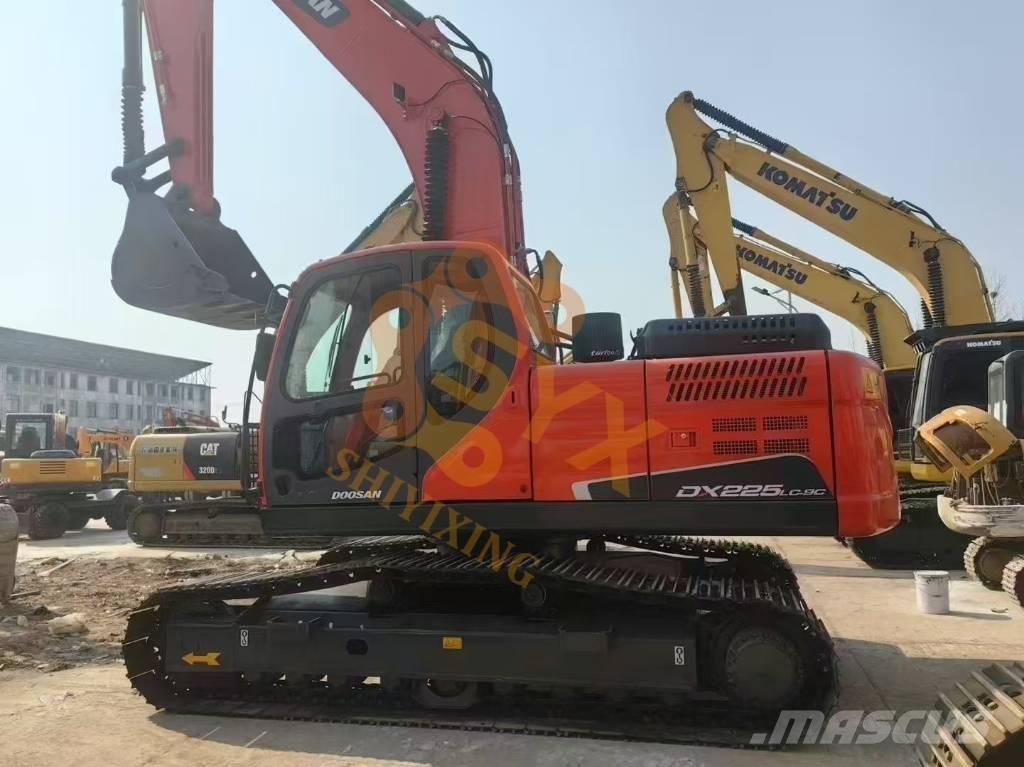 Doosan DX 225 LC Bageri dugog dosega