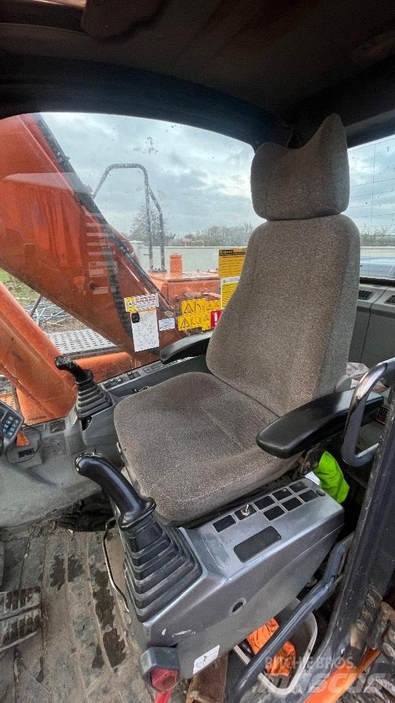 Doosan Dx140 Bageri na kotačima