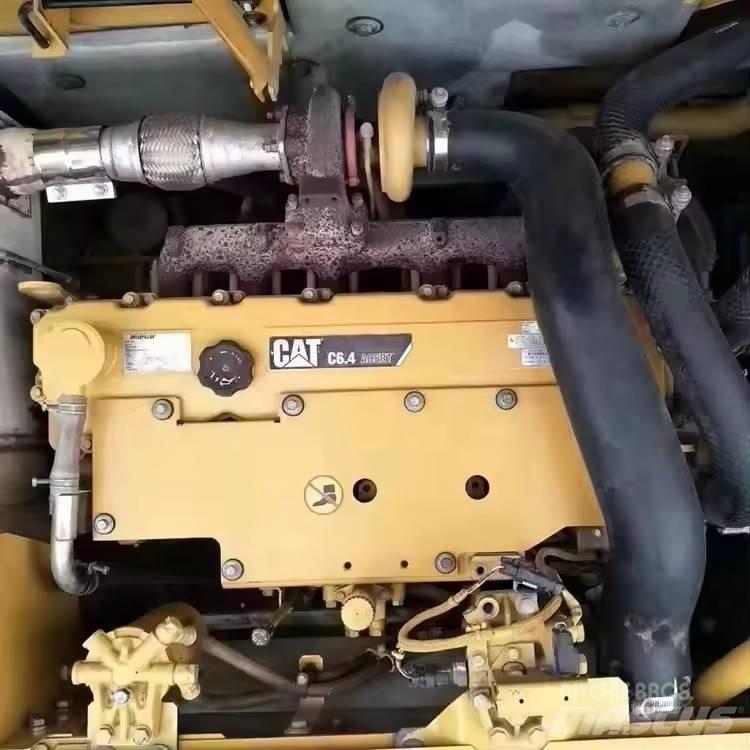 CAT 325 D Bageri gusjeničari