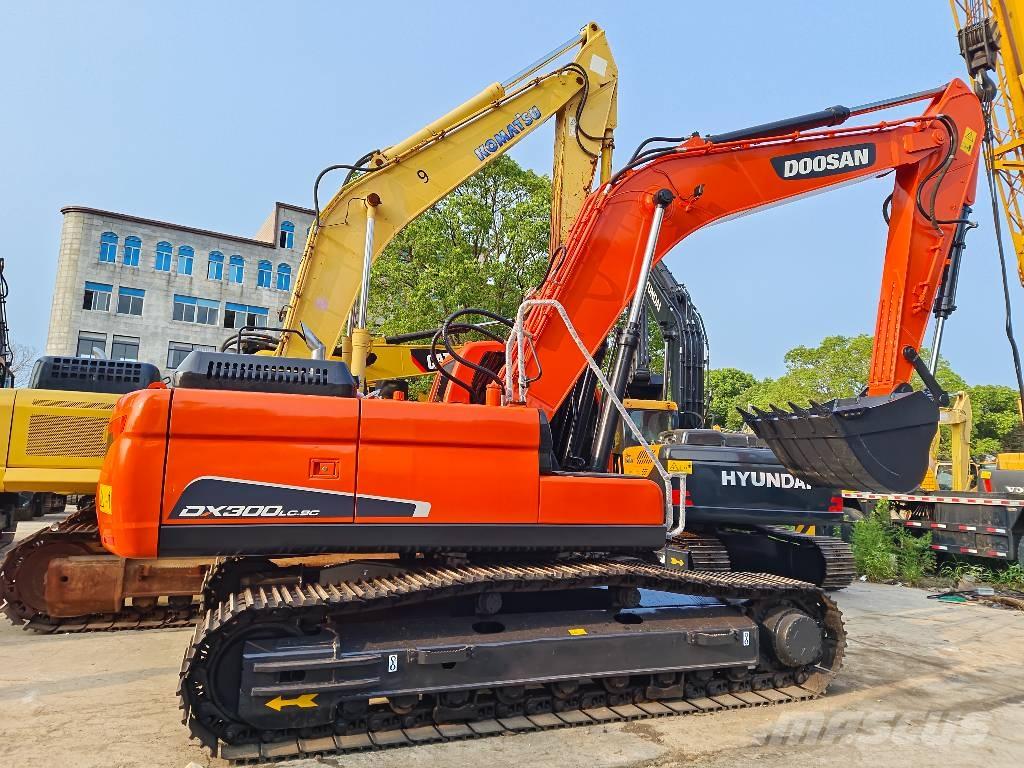 Doosan DX 300 LC Bageri gusjeničari
