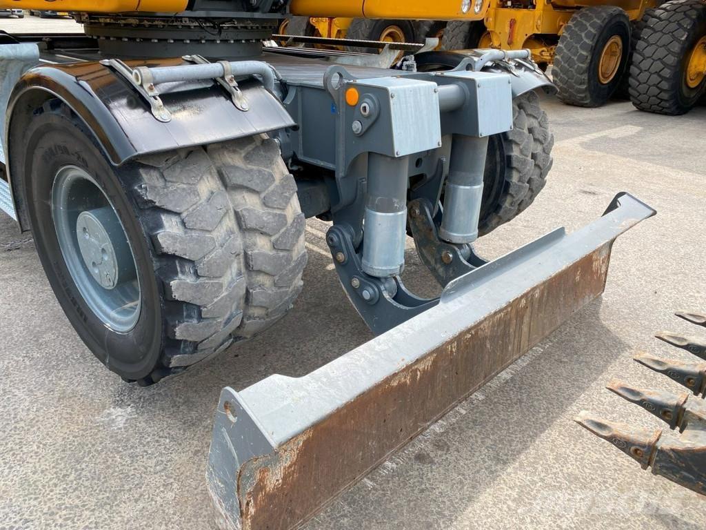 Liebherr A914 Bageri na kotačima