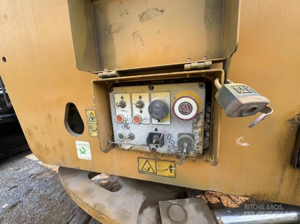 CAT PM 200 Asfaltne hladne glodalice
