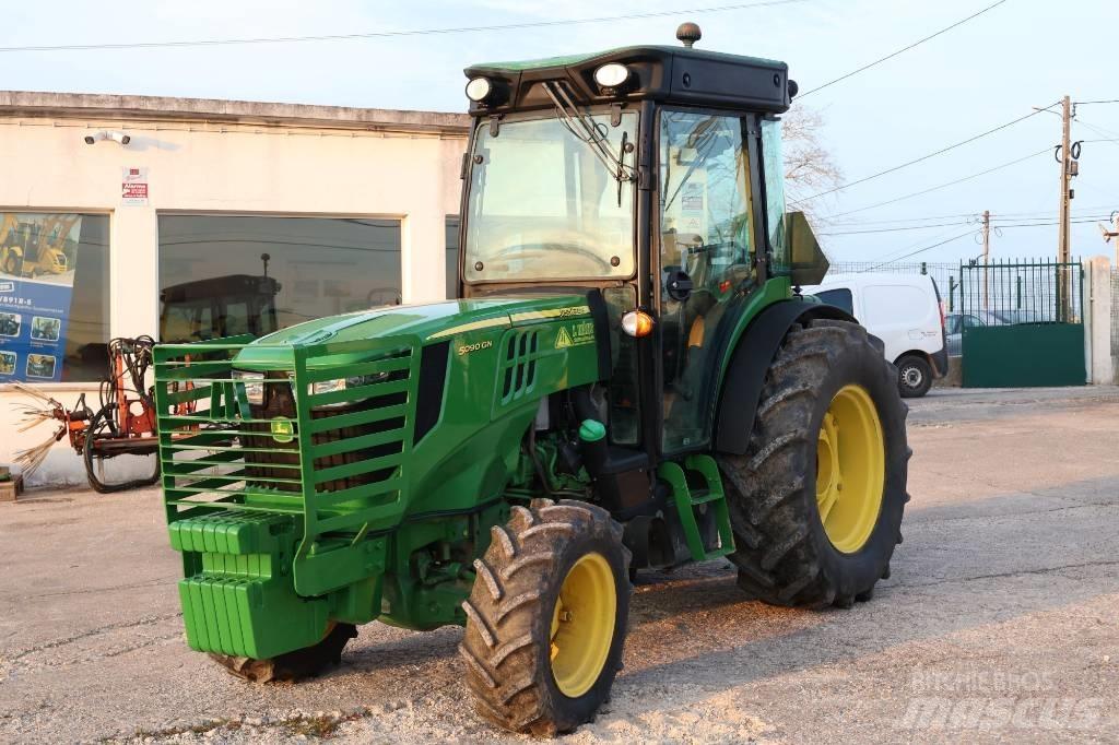 John Deere 5090 GN Traktori