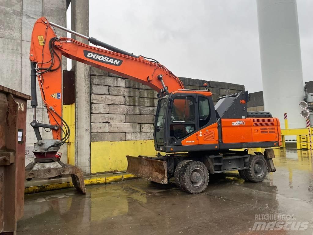 Doosan DX 210 W - 5 Bageri na kotačima