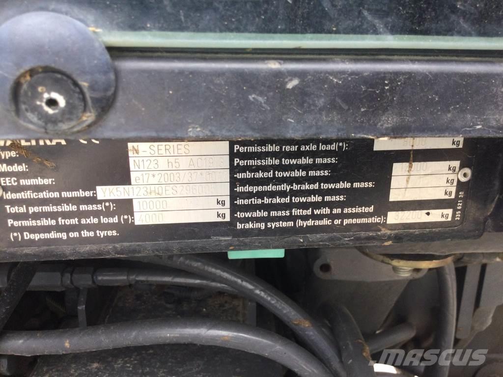 Valtra N123 Traktori