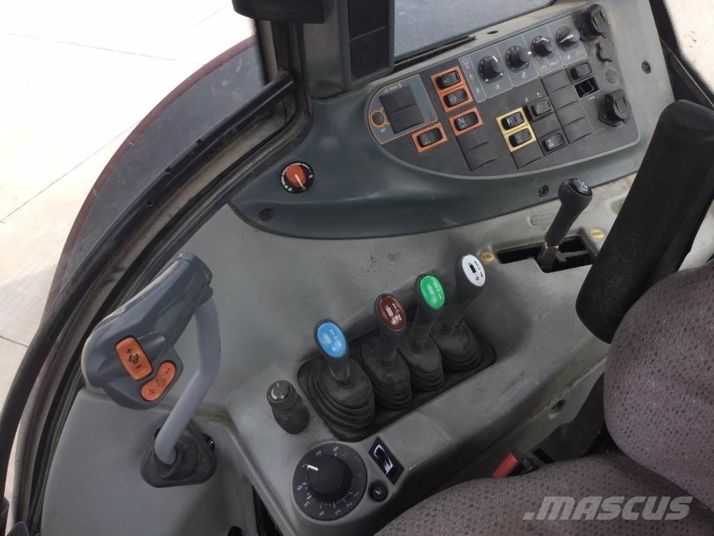 Valtra N123 Traktori