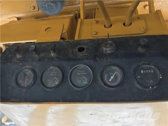 CAT D 7 G Buldožeri gusjeničari