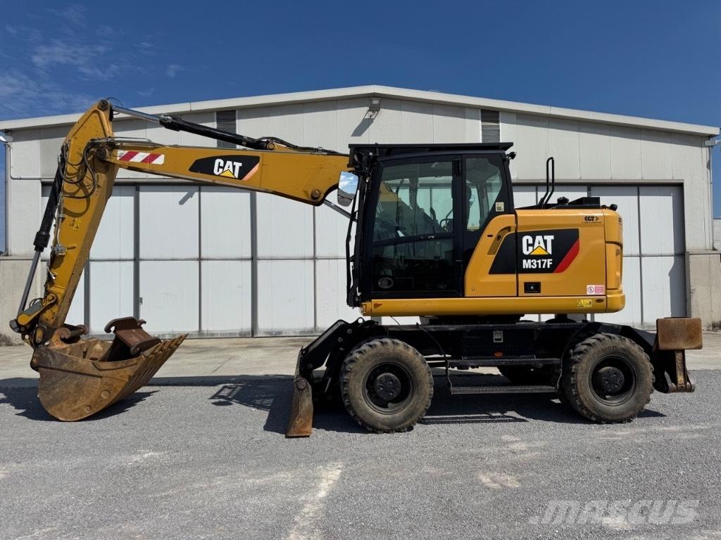 CAT M317F Bageri na kotačima