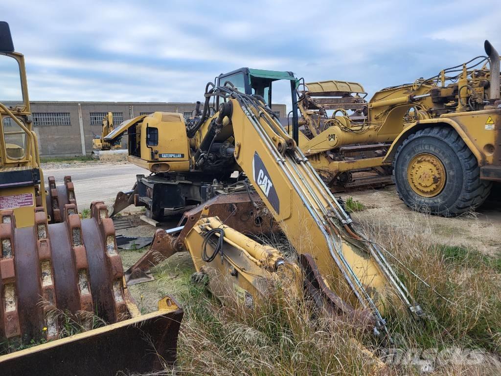 CAT M 318 D Bageri na kotačima