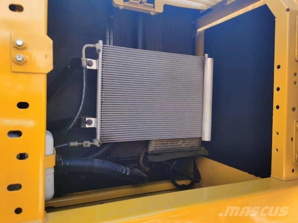 Komatsu PC 220-8 Bageri gusjeničari
